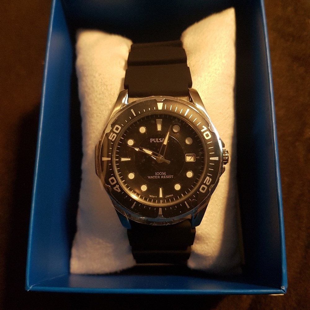 Mens pulsar watch